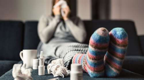 Γρίπη, ίωση ή Covid; - Πώς θα ξεχωρίσουμε τα συμπτώματα φέτος - Η σημασία του τεστ