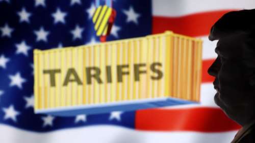 Οι κίνδυνοι για την Ελλάδα από τους δασμούς Τραμπ: Πώς θα επηρεάσουν την τσέπη μας, τι θα γίνει με εισαγωγές και εξαγωγές
