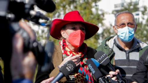 Φεύγει από την Ελλάδα η Ολλανδή δημοσιογράφος Ingeborg Beugel - Της επιτέθηκαν και την χτύπησαν με πέτρα