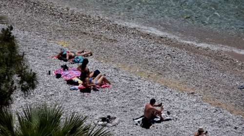 &quot;Εβρασε&quot; η θάλασσα - Πλησίασε τους 28 βαθμούς η θερμοκρασία του νερού από την άπνοια [εικόνα]