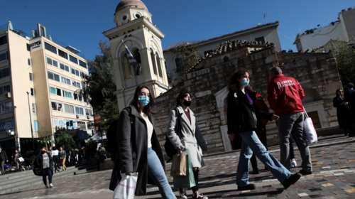 Μετάλλαξη Όμικρον: &quot;Το εμβόλιο φαίνεται να την καλύπτει - Δείχνει να είναι εξαιρετικά διεισδυτικό στέλεχος&quot;