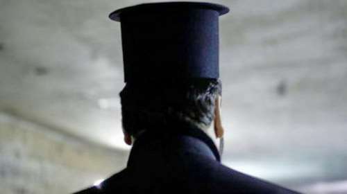 Επεισοδιακός γάμος στην Παιανία: &quot;Αναγνώρισε το σφάλμα της και μπήκε κάτω από το πετραχήλι&quot;, λέει για την κουμπάρα ο ιερέας