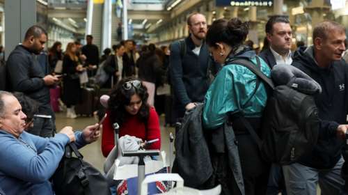 Χίθροου: Παγκόσμιο χάος στις πτήσεις μετά τη φωτιά - 26 εκατ. δολάρια την ημέρα το κόστος του lockdown