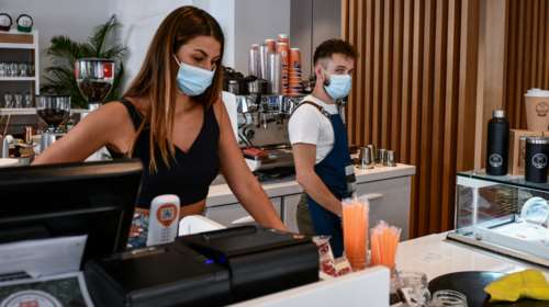 Ερχονται νέα μέτρα για ανεμβολίαστους εργαζόμενους σε εστίαση, τουρισμό - Πιθανά τα τοπικά lockdown