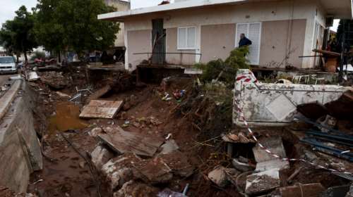 Πλημμύρες στη Μάνδρα: Αθώα η Δούρου, ένοχη η δήμαρχος και άλλοι επτά για τους 24 νεκρούς