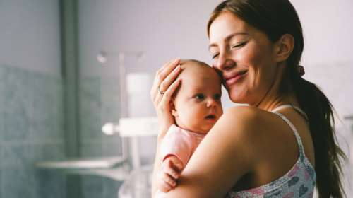 Απλήρωτες χιλιάδες μητέρες που περιμένουν επίδομα μητρότητας από τη ΔΥΠΑ - &quot;Τις επόμενες ημέρες&quot;, υπόσχεται η κυβέρνηση