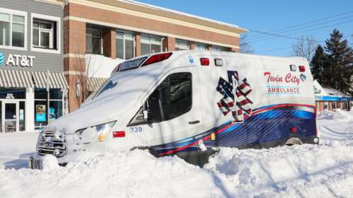 ΗΠΑ: Τουλάχιστον 32 νεκροί από την κακοκαιρία - Δεκάδες χιλιάδες Αμερικανοί χωρίς ρεύμα, θερμοκρασίες ψυγείου μέσα στα σπίτια