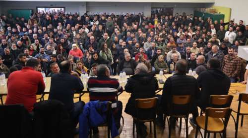 Σε εξέλιξη η συνέλευση των αγροτών στα Μάλγαρα:  Πού υπάρχουν διακοπές και εκτροπές στην Αθηνών - Λαμίας