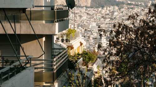 Ωρα εξαγγελιών για το στεγαστικό: Ποια μέτρα είναι στο τραπέζι - Τι θα γίνει με ενοίκια και βραχυχρόνιες μισθώσεις