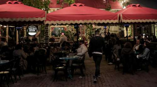 Χαλαρώνουν τα μέτρα: Επανέρχεται η μουσική - Χωρίς ωράριο εστίαση και διασκέδαση - Τι προβλέπεται για γήπεδα και πιστοποιητικά