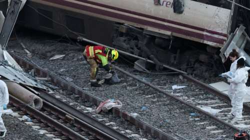 Σιδηροδρομική τραγωδία στην Ισπανία με 40 νεκρούς: "Κενό στις ράγες" βλέπουν ως αιτία του δυστυχήματος