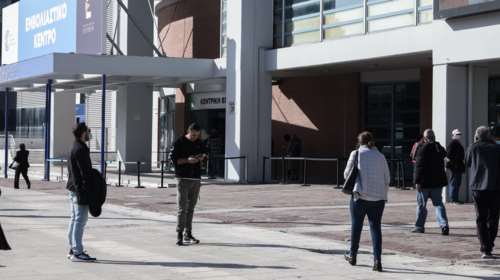 Ανατροπή: Στους 3 μήνες η τρίτη δόση εμβολιασμού - Ανοίγει απόψε η πλατφόρμα για τους άνω των 18 ετών