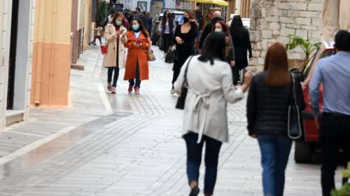 Εκτόξευση των νέων κρουσμάτων και σήμερα: Πρόβλεψη Θωμαΐδη για πάνω από 8.000 - Οι επικίνδυνες περιοχές