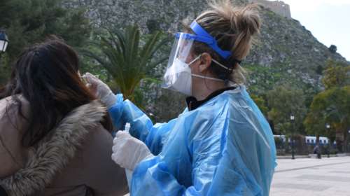 Κορονοϊός: Πέφτουν τα κρούσματα - 755 νέες λοιμώξεις σήμερα - 13 θάνατοι και 313 διασωληνωμένοι