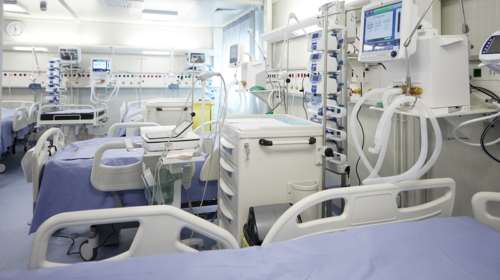 Θεσσαλονίκη: Κρίσιμες ώρες για τον 6χρονο που νοσηλεύεται στη ΜΕΘ - &quot;Θα φανούν όλα όταν ξυπνήσει&quot;, λέει η μητέρα του