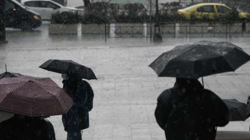 Εκτακτο δελτίο επιδείνωσης καιρού: Καταιγίδες, χαλάζι και θυελλώδεις νοτιάδες το Σαββατοκύριακο