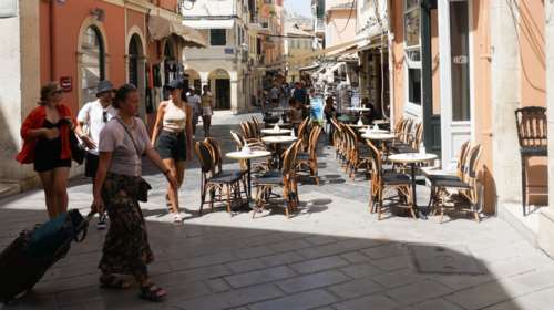 Κορονοϊός: Νέα άνοδος με 3.605 κρούσματα, 20 θανάτους, αύξηση και στους διασωληνωμένους -  707 με μετάλλαξη Δέλτα