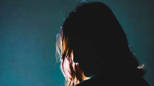 Βιασμός 24χρονης στη Θεσσαλονίκη: Περιπολικό πήγε στο ξενοδοχείο για το κορονοπάρτι - Οι έρευνες για τους τρεις &quot;γόνους&quot;