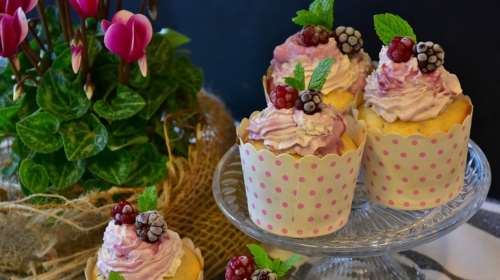 Εορτολόγιο: Ποια ονόματα γιορτάζουν σήμερα, Κυριακή 24 Οκτωβρίου