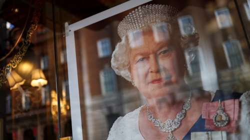 Billboard: Αυτά είναι τα τραγούδια για τη βασίλισσα Ελισάβετ που σαρώνουν μετά τον θάνατό της