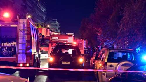 Τραγωδία στην Καλλιθέα: Βρέθηκαν δύο απανθρακωμένες σοροί μετά από φωτιά σε διαμέρισμα [βίντεο]