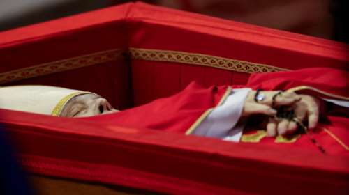 Πάπας Φραγκίσκος: Σε θανατοπραξία η σορός του για το λαϊκό προσκύνημα - Η τεχνική που καθυστερεί την αποσύνθεση