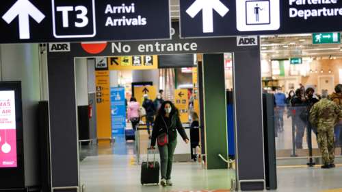 Βρετανία: Ταξίδια, στις &quot;πορτοκαλί&quot; χώρες όπως η Ελλάδα, χωρίς καραντίνα για τους εμβολιασμένους εξετάζει η κυβέρνηση Τζόνσον