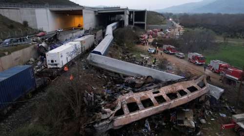 Πώς έγινε η μετωπική σύγκρουση τρένων στα Τέμπη: &quot;Αδιανόητο ότι βρέθηκαν στην ίδια γραμμή&quot;
