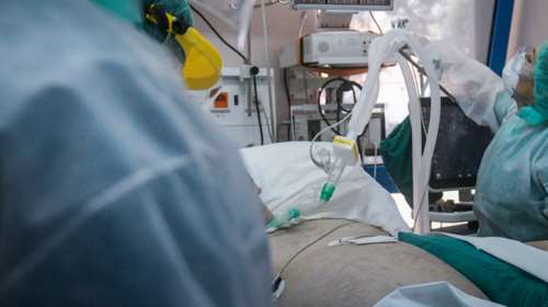 Κορονοϊός: Φόβοι για πάνω από 8.000 νέα κρούσματα σήμερα - Στα ύψη οι &quot;σκληροί&quot; δείκτες