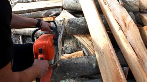 Μυστήριο στη Βόλβη: Νεκρός 51χρονος από αλυσοπρίονο - Τον άφησε αβοήθητο και πέταξε το κινητό του