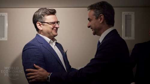 Μητσοτάκης σε Κουλέμπα: Η Ελλάδα θα συνεχίσει να στηρίζει την Ουκρανία