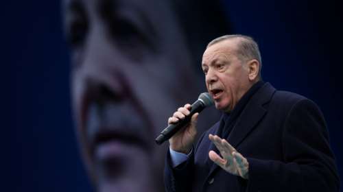 Ο Ερντογάν εκλιπαρεί να τον ψηφίσουν : &quot;Ο λαός μου δεν θα θυσιάσει τον ηγέτη του για λίγες πατάτες και κρεμμύδια&quot;