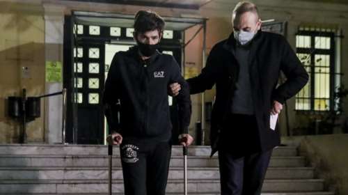 Στις φυλακές Ναυπλίου θα μεταφερθεί ο Μένιος Φουρθιώτης - Υποστηρίζει ότι τον χτύπησαν και νοσηλεύεται στο ΚΑΤ [Βίντεο]