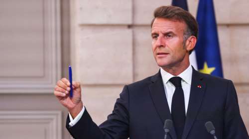 Η Γαλλία σε πολιτική κρίση: Πέφτει η κυβέρνηση Μπαϊρού - Το δίλημμα του Μακρόν