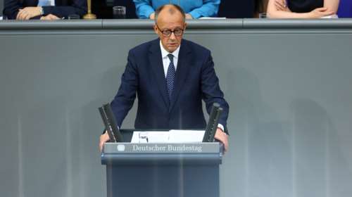 Μερτς: &quot;Άνευ προηγουμένου η οικονομική κρίση στη Γερμανία&quot; - Εθελοντική εργασία μετά τα 67 και αφορολόγητες υπερωρίες