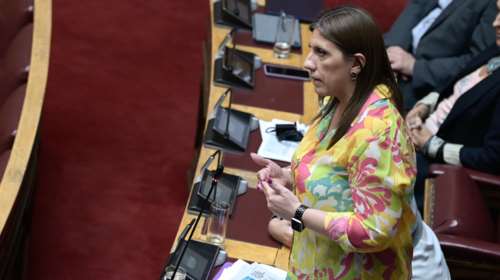 Επίκαιρη ερώτηση Κωνσταντοπούλου σε Μητσοτάκη: Αλαζονεία, υποκρισία και αμετροέπεια απέναντι στους δικηγόρους