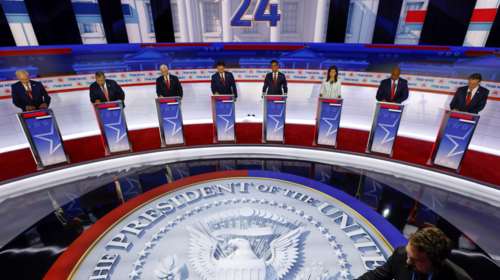 ΗΠΑ: Πρώτο ντιμπέιτ των υποψηφίων για το χρίσμα των Ρεπουμπλικανών - Έκλεψε την παράσταση ο... απών Τραμπ