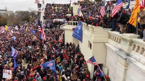 Ο Τραμπ θα εξετάσει από &quot;την πρώτη ημέρα&quot; την απονομή χάριτος σε δράστες της επίθεσης στο Καπιτώλιο