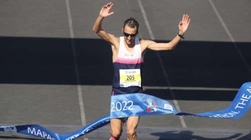 39ος Μαραθώνιος: Νικητής ο Χαράλαμπος Πιτσώλης - Προσπέρασε στα τελευταία δεύτερα τον Κωνσταντίνο Γκελαούζο [βίντεο]