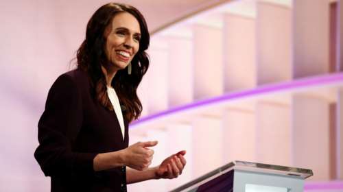 Νέα Ζηλανδία: Σεισμός διακόπτει τη συνέντευξη Τύπου της πρωθυπουργού Τζασίντα Άρντερν - Η αντίδρασή της [βίντεο]