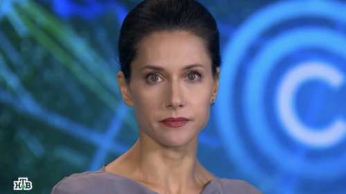 Ρωσίδα παρουσιάστρια ειδήσεων της &quot;απόλυτης αποδοχής του Πούτιν&quot; παραιτήθηκε και έφυγε από τη χώρα