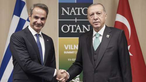 Αιχμές τουρκικών ΜΜΕ για την επίσκεψη Ερντογάν στην Αθήνα: Έλεγε &quot;Μητσοτάκης γιοκ&quot;, τώρα τον αποκαλεί φίλο του