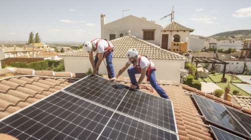 Επιδότηση ηλιακού θερμοσίφωνα και φωτοβολταϊκών: Πόσα πρέπει να πληρώσουμε από την τσέπη μας