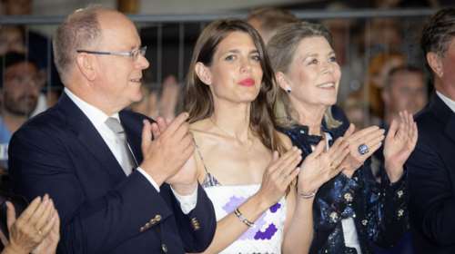 Très chic και στιλάτες: Η λιτή Σαρλότ Κασιράγκι και η αριστοκρατική Καρολίνα του Μονακό διδάσκουν στιλ