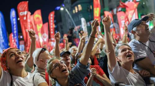 Δικαστήριο στην Τουρκία καθαίρεσε τον επικεφαλής και τη διοίκηση του CHP στην Κωνσταντινούπολη