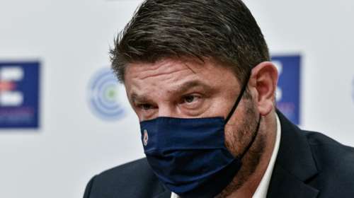 Οργή Χαρδαλιά για τους αντιεμβολιαστές: Παίζουν όχι μόνο με τη ζωή τους αλλά και τη ζωή των υπολοίπων