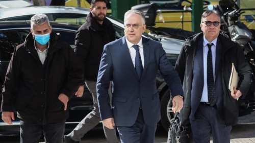 Θεοδωρικάκος κατά Βαρουφάκη: Πρωτοφανής ανευθυνότητα - Μετατρέπει μια τρισάθλια επίθεση σε πολιτικό σόου