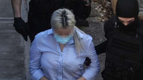 Δίκη για βιτριόλι: Αυτό θα ισχυριστεί αύριο η Εφη Κακαράντζουλα στην απολογία της - Προετοιμάζεται από το καλοκαίρι