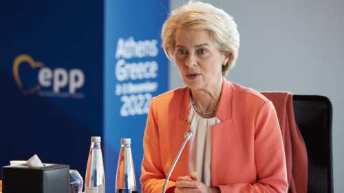 Ευρωκοινοβούλιο: Εξηγήσεις από την ντερ Λάιεν για τη σύμβαση με τη Pfizer ζητά η επιτροπή covid - Στο στόχαστρο και ο Μπουρλά