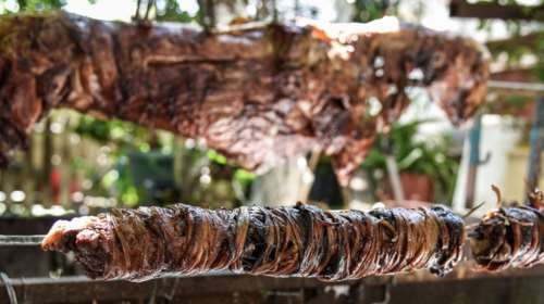 Τουρκικές προκλήσεις και... στο φαγητό: Έξαλλοι οι γείτονες για το κοκορέτσι και το ιμάμ μπαϊλντί - Δεν είναι ελληνικά πιάτα